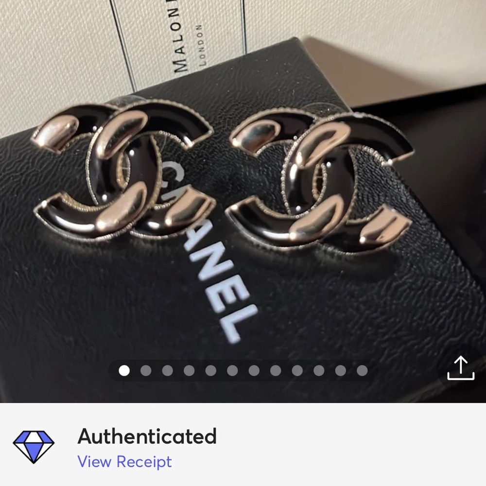 Chanel CC black/gold earrings 💛sold